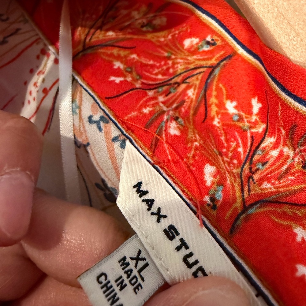 Max Studio Red and White Floral Kimono‎ - Picture 2 of 4